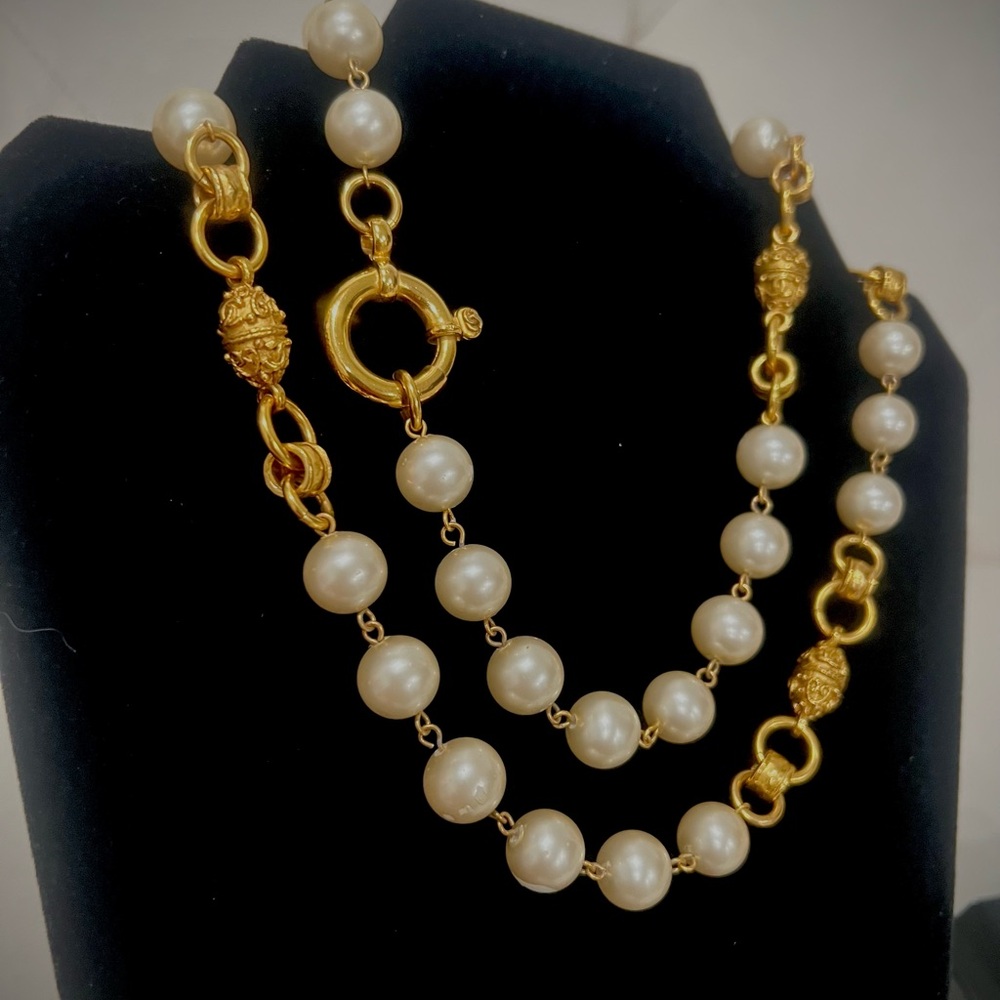 Rare💎✨Chanel Vintage 24K Gold Plated and White Pearl long necklace Necklace - Picture 5 of 10